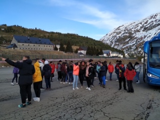 Como todos los cursos los alumnos de 2º ESO del <a href="/iesperidis/">IES Arquitecto Perid</a> disfrutaron de su semana de esquí y nieve. Este año en las pista de Candanchú con visita a Jaca incluída.
