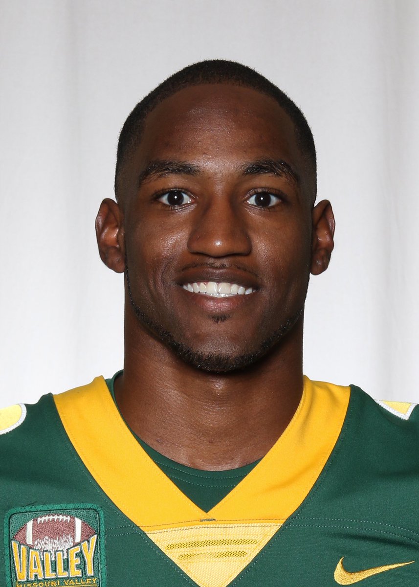 CameronPettus's tweet photo. Excited to announce that we have added Coach Davis @domdavisCB2 to our coaching staff. He brings more energy, knowledge and success to our program! 🏈🦅🏈#SoaringToNewHeights https://t.co/iODraU8jk7