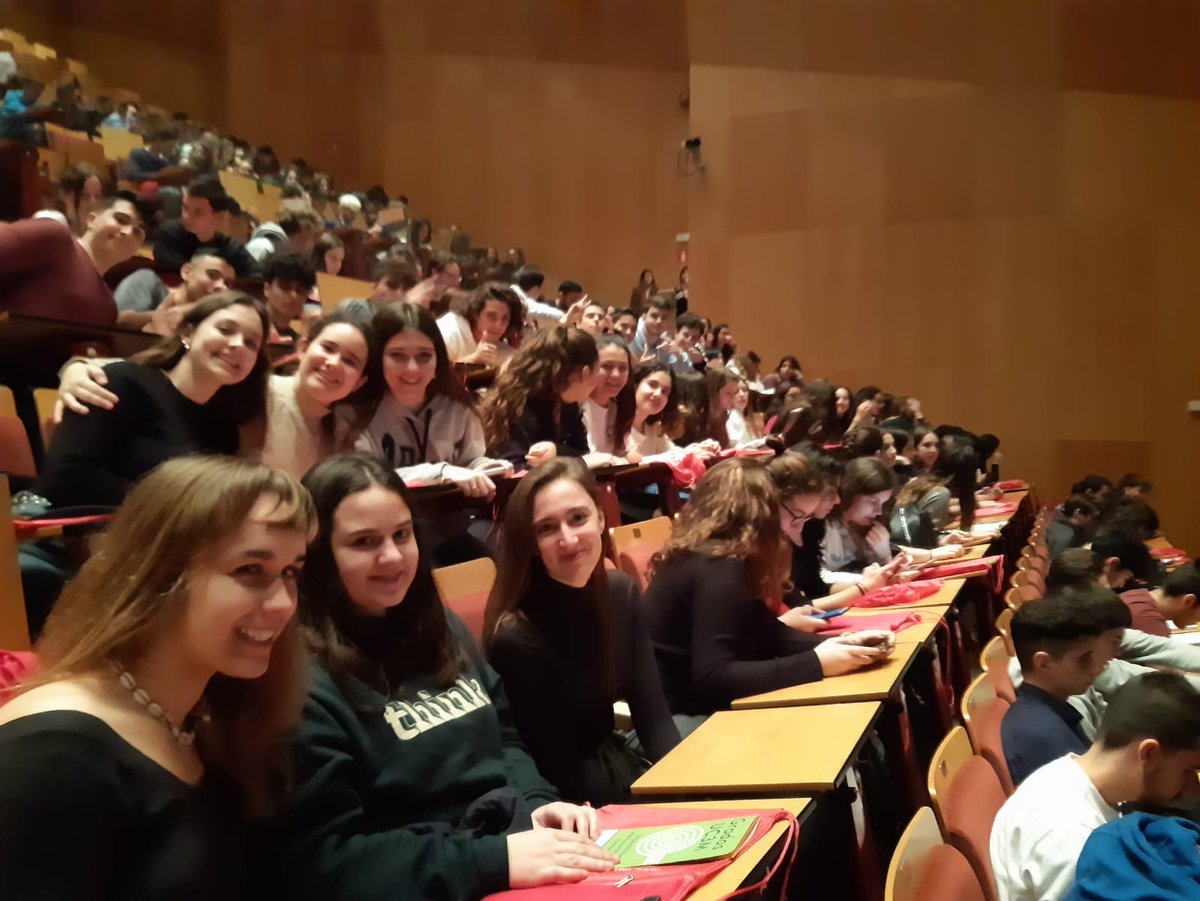 iesperidis's tweet photo. Jornada de puertas abiertas en la Universidad Carlos III de Madrid @uc3m. Nuestros alumnos del @iesperidis de 2º de Bachillerato preparando su acceso a la universidad https://t.co/ym1Lw9MgVl