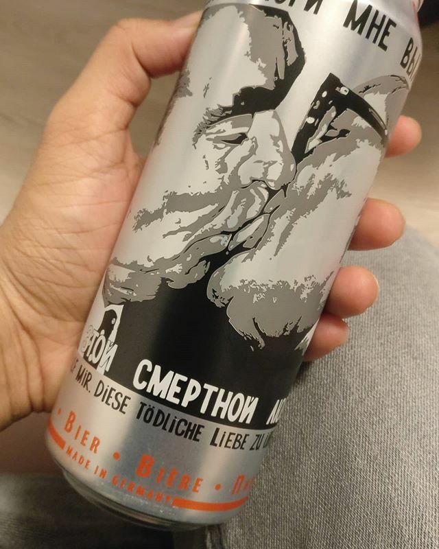 dejavu1987's tweet photo. #bruderkuss 1991
#PeaceOfArt #dmitryvrubel
#bavarianbeer .
.
.
#germancraftbeer #craftbeer #craftbier #bier #beer #birra #cerveza #piwo #piwa #paleale #ipa #indiapaleale #beerstagram #cheers #prost #monday https://t.co/XyQAOgCMRV