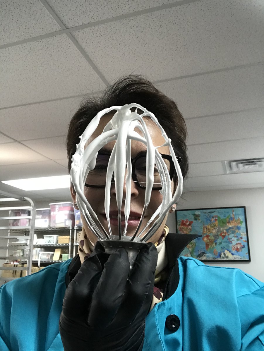 Guess who's playing with marshmallows again! loom.ly/zjvmZRc