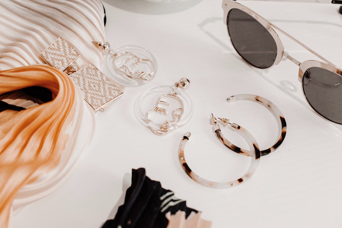 GinaDobsonStyle's tweet image. Hello #StHelensHour. Great #ColourMeBeautiful conference in London on Saturday.  Can't wait to share my #PersonalStyling tips for Spring and Summer 2020 with you at my Style Update sessions coming soon. ginadobsoncolour.co.uk