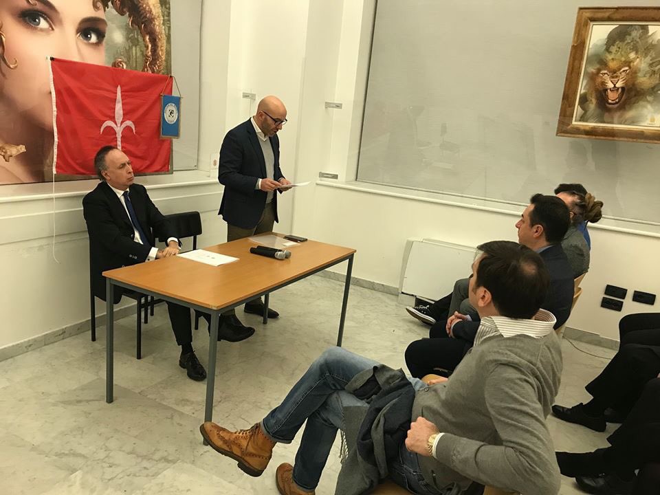 ItalyinLDN's tweet photo. Anche a #Londra il #GiornodelRicordo Il CG Villani ha ricordato, assieme all’ass. dei Giuliani nel Mondo, “una pagina buia della nostra storia, affinché non si ripeta più”: la pulizia etnica subita dagli 🇮🇹 inermi di #Istria #Quarnaro e #Dalmazia morti nelle #Foibe #10febbraio https://t.co/OIvAygQAEE