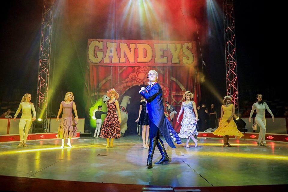 Knutty Mums tweet media