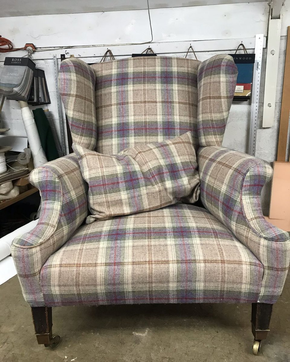 Had to get a pic of the finished piece but because of the rain it had to be inside 🙄
.
#ChairRepairWorkshop #upholstery #furniture #reupholstery #tenterden #familybusiness #shoplocal #trade #reloved #relovedfurniture #reclaim #traditionalupholstery #bespoke #bespokeupholstery
