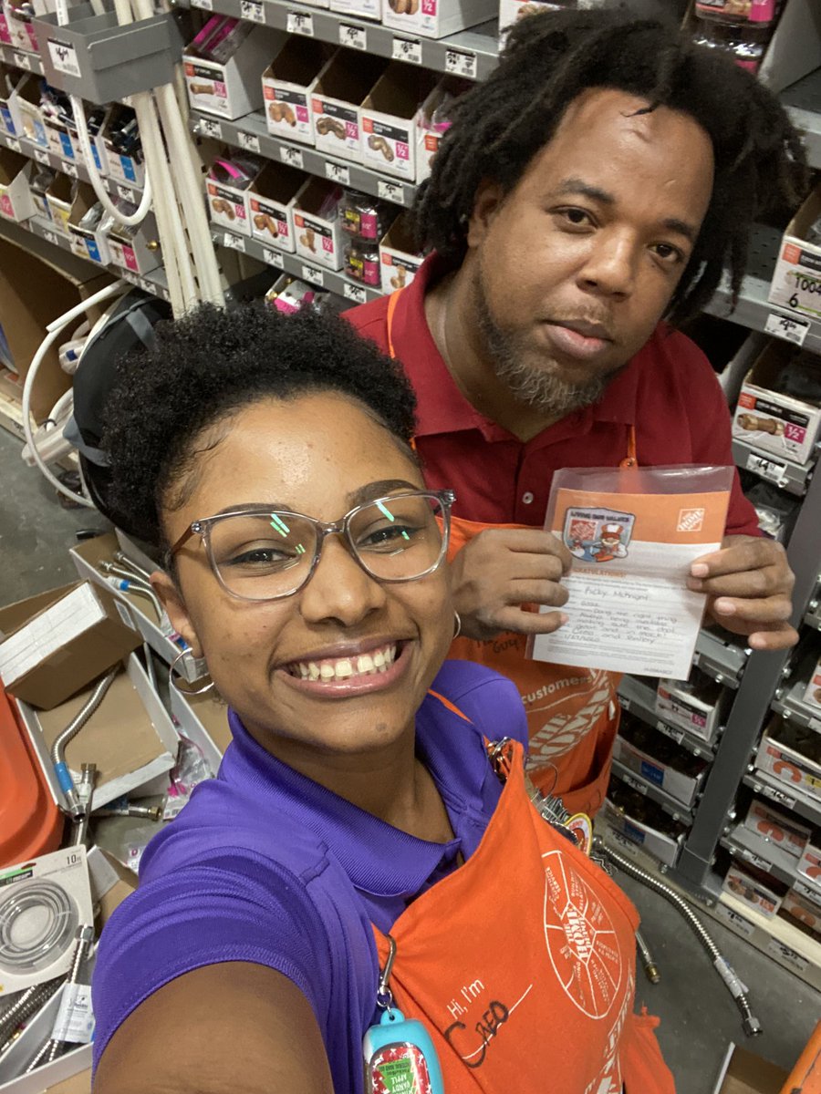 Creo_HDS's tweet photo. Recognizing Ricky for consistently decontaminating our bays and ensuring our customers can find what they need @6372HomeDepot @balleryg https://t.co/b1WAR10xB3