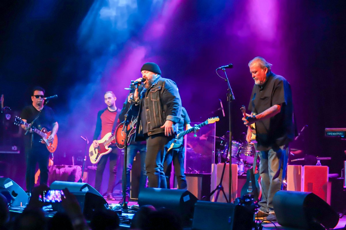 the_commonheart's tweet photo. We had the honor of jamming with our friends @LosLobosBand last night! 46 years in the game and still bringing it every night. Two more shows left on this run with them in #Florida, plus a free show tomorrow in Key West!

Get tickets https://t.co/9RdNXhv2TV
Photo by Justin Drain https://t.co/yZyEFFnYCl