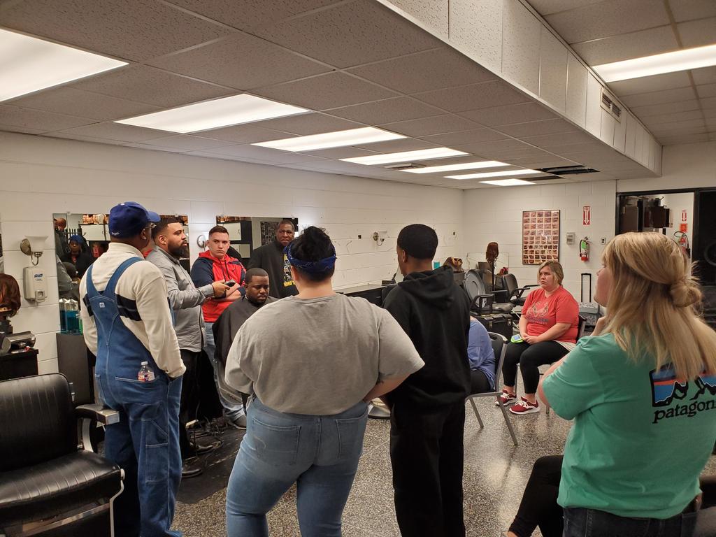 alena_nltcc's tweet photo. In the Barber Styling lab, Larry Richardson, demonstrated a cut to his students.The lab setting is one of the benefits of attending a technical community college. Students learn the skills &amp; then have the opportunity to demonstrate what they were shown. #handsonlearning @gonltcc https://t.co/aGCSqunXfU