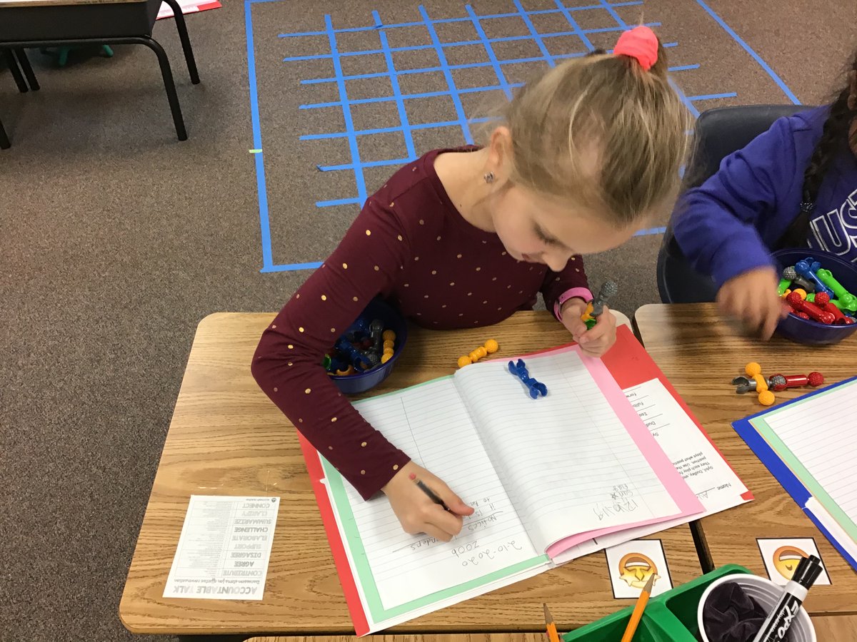 ashleyelm_gt's tweet photo. #creative2nd @AshleyElem are exploring their divergent and critical thinking with hearts and ZOOB! Check it out. #FISDQUEST @MMmoreno11 @KellieGLong @Tanisha21369935 #FFOE https://t.co/4j6TBy6S8d