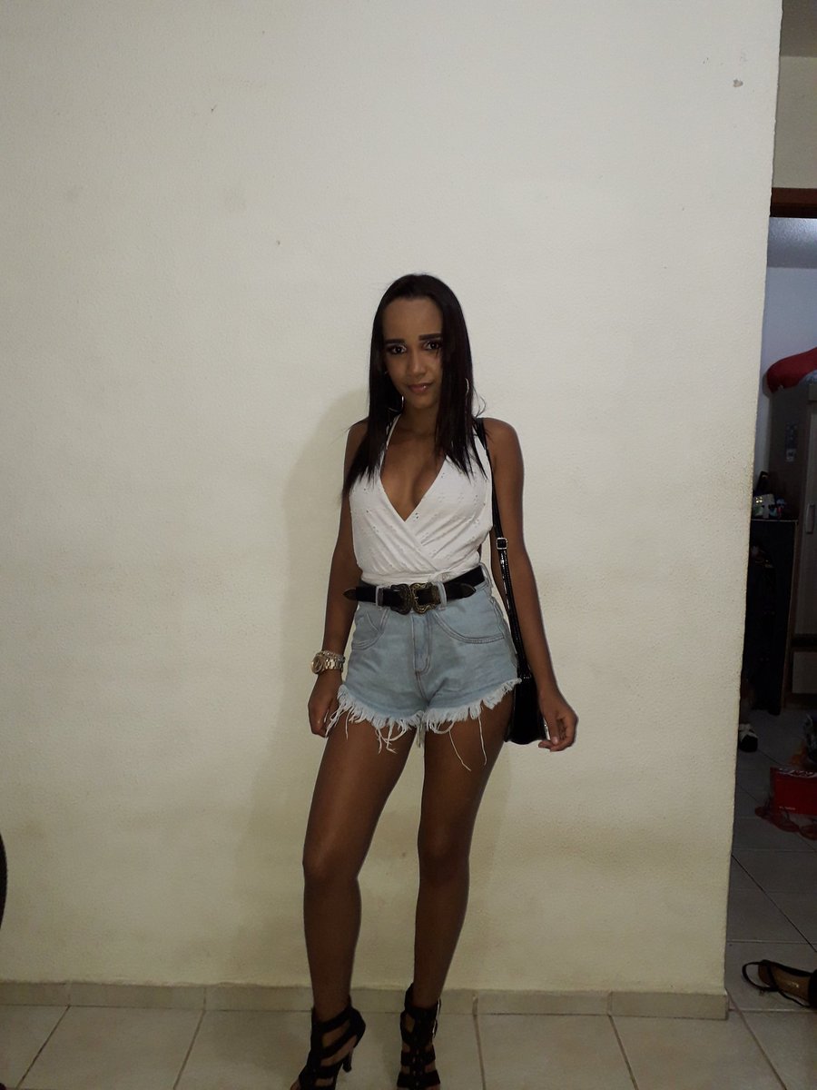 kardec_larissa's tweet photo. Morena, me encantei com o seu jeito de olhar🌸 https://t.co/WC6lZbA2Mi