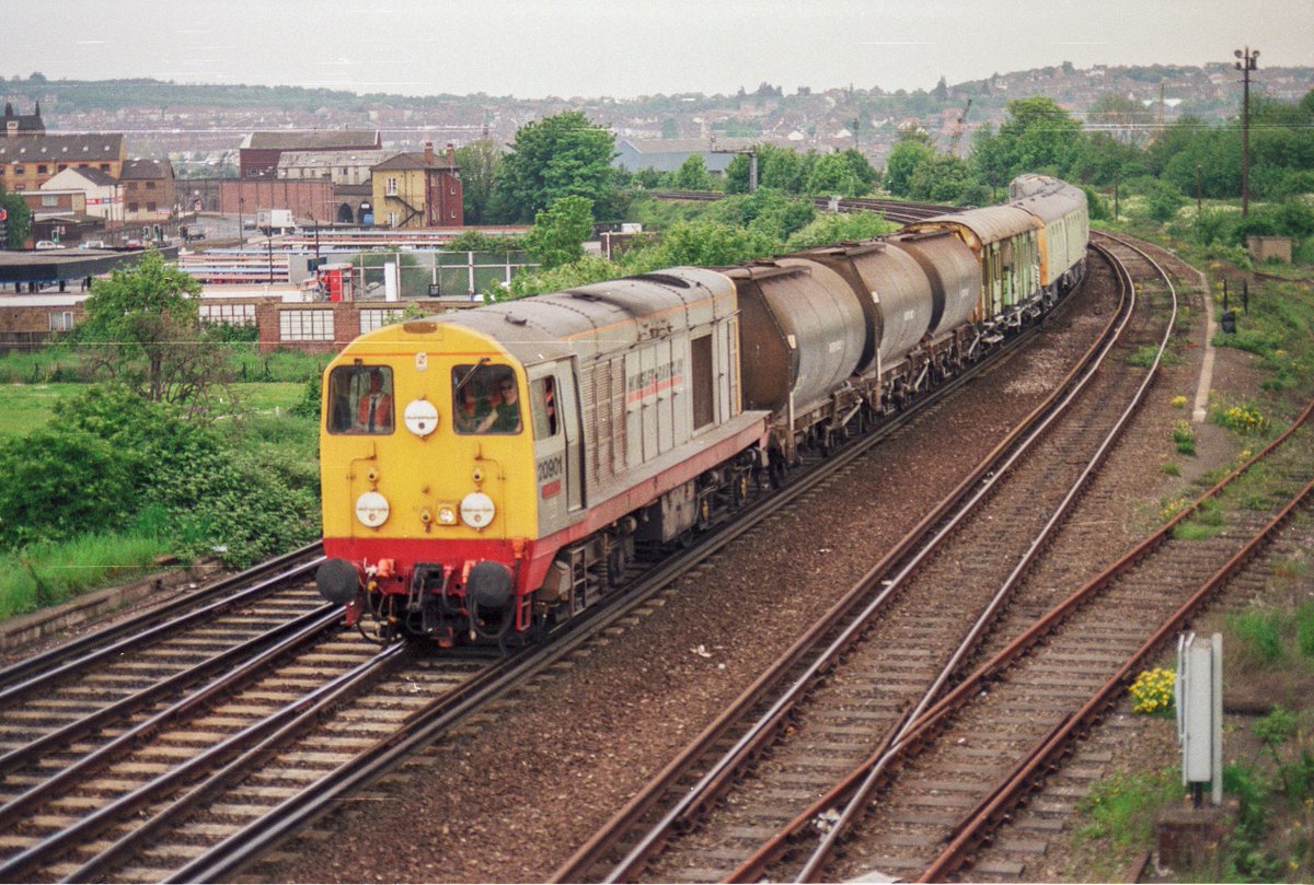 beeranddiesels's tweet photo. Class 20/9 20901 leads the Chipmans weed killing train through Rochester in 1991.  20904 was at the rear.  This is now the site of the new Rochester station which opened in 2015. #Class20 #Weedkilling #Rochester @RailinKent @krfofficial https://t.co/edEhoS3iYz