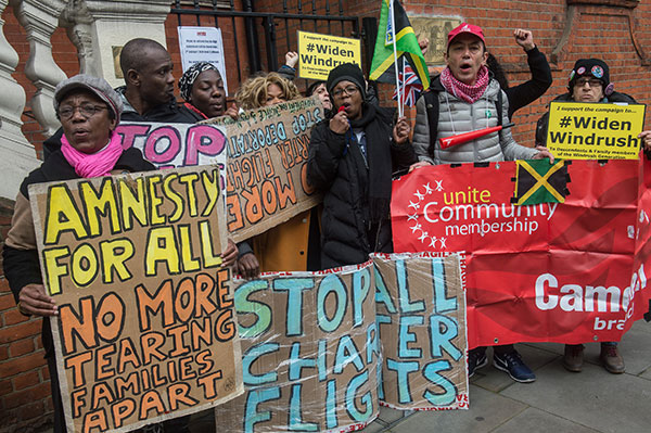 As protesters chanted 'No charter flights', news broke that the Court of Appeal had thrown up a barrier to the deportation of people held at Harmondsworth or Colnbrooke detention centres. #Nocharterflights #blacklivesmatter #Jamaica50 socialistworker.co.uk/art/49589/Tory…