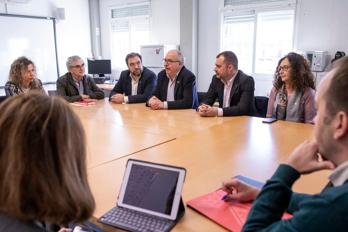 jordi_ballart's tweet photo. Hem visitat amb el Conseller @JosepBargallo l'actual Escola Sala i Badrinas, els terrenys del futur Institut escola i l'@inssantaeulalia. Obrim un camí per avançar plegats cap a un model educatiu inclusiu, equitatiu i de qualitat des de la corresponsabilitat. @AmpaSB https://t.co/Ll0cdNOcXy