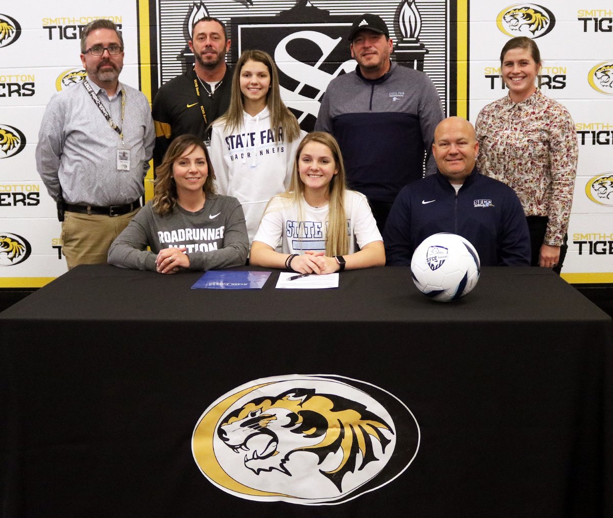 SEDALIASCHOOLS's tweet image. Congrats to @SC_LadyTSoccer senior Megan Toops, who signed to play @sfccmoSoccer #SCTigerPride #soccer