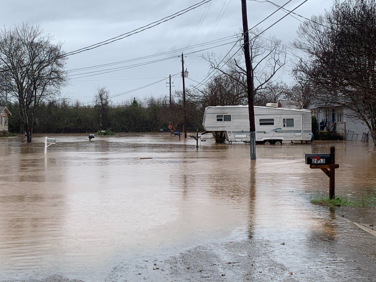 Flooding in Hueytown. These pictures are from Emerald Avenue and Vista Lane. Source Derricka