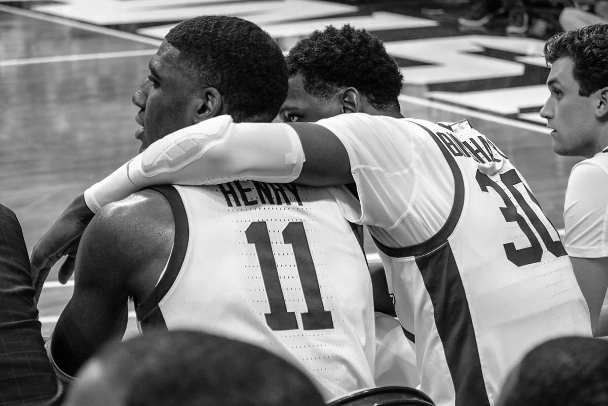 brealstudios's tweet photo. Hey @CoachDaneFife I’m a local videographer and photographer and I’ve been a huge MSU fan my whole life. I’ve managed to turn what I love into a job and have covered numerous high school events including Peach Jam. I have been trying to work up into the college level (1/3) https://t.co/pe7ZfiRa4t
