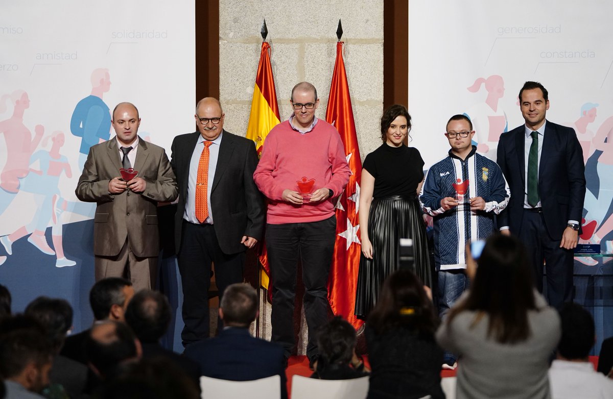 ComunidadMadrid's tweet photo. @IdiazAyuso 📷 La Comunidad de Madrid desarrolla un Plan de fomento de la actividad física y el deporte inclusivo, para hacer efectivo el derecho de las personas con discapacidad a practicar deporte en las escuelas deportivas, en los clubes de su barrio o en su localidad. https://t.co/nTwUZZcXLD