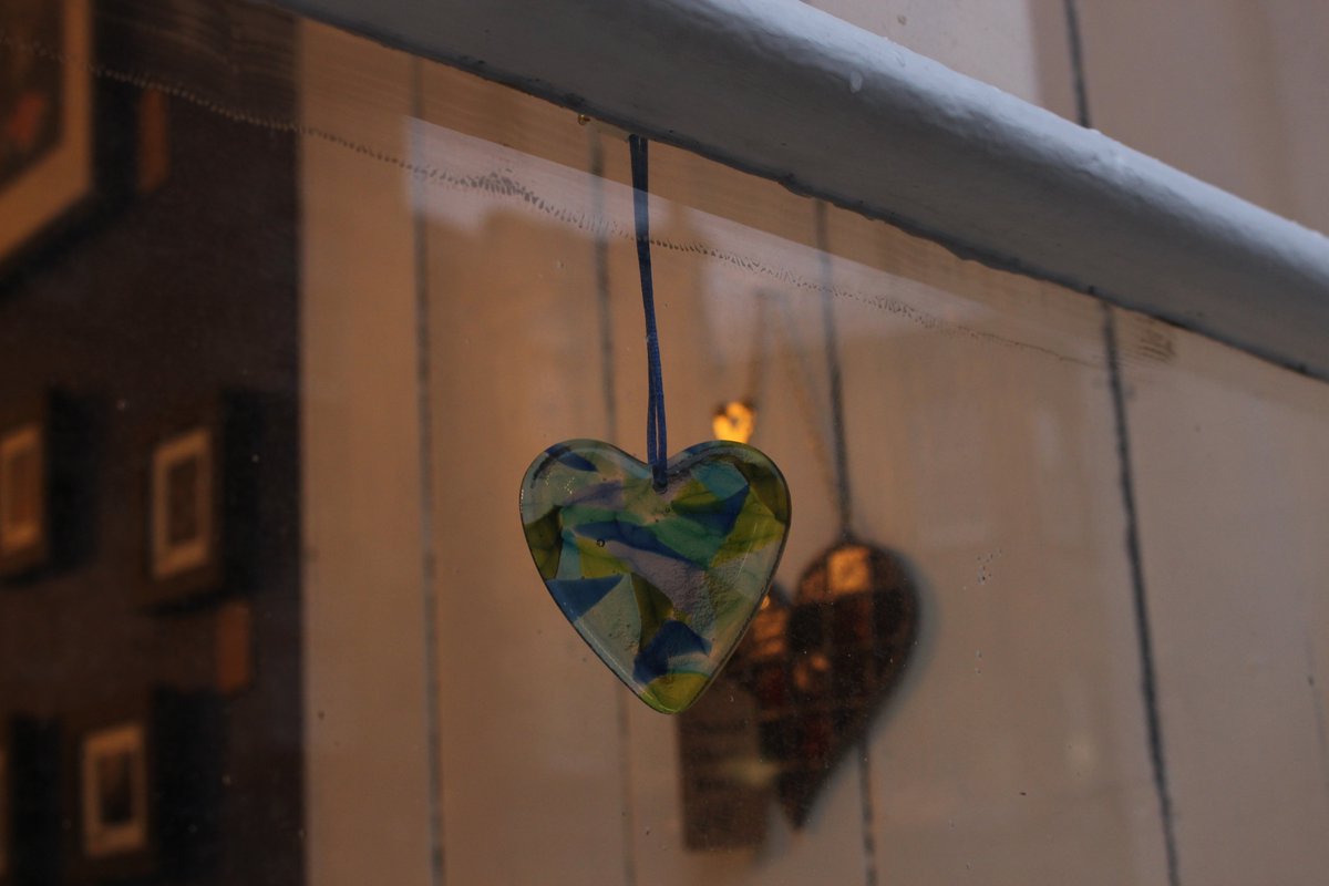 artcraftcollect's tweet photo. #heartsofglass fused or stained - take your choice!
#Valentines2020
#handmadewithlove #madeinEdinburgh https://t.co/IN7HefAdYM