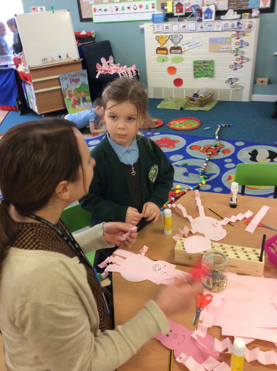 StYrbg's tweet photo. We have enjoyed making our own moving pig puppets today. #splitpins https://t.co/zQccIecLbA