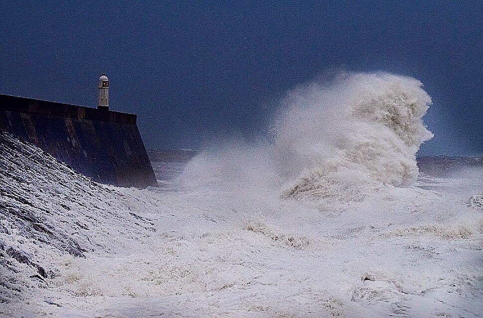 #StormCiaraUk was pretty EPIC at #Porthcawl this weekend 😍
#StormCiara #NaturePhotography #Weather #Wales #Findyourepic #wonderfulwales #wales