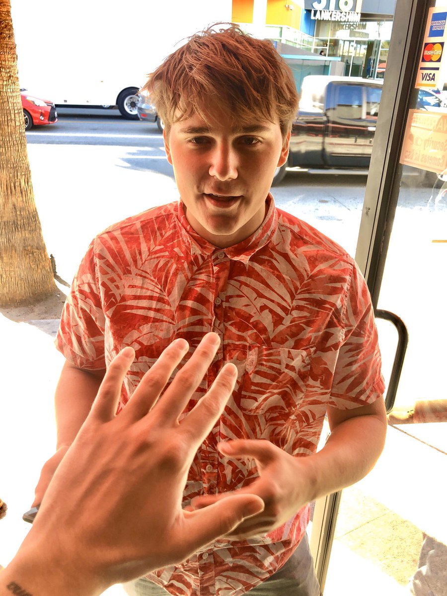 RyanAbe's tweet photo. @AlexErnst reunited https://t.co/RlgmOQHXTK
