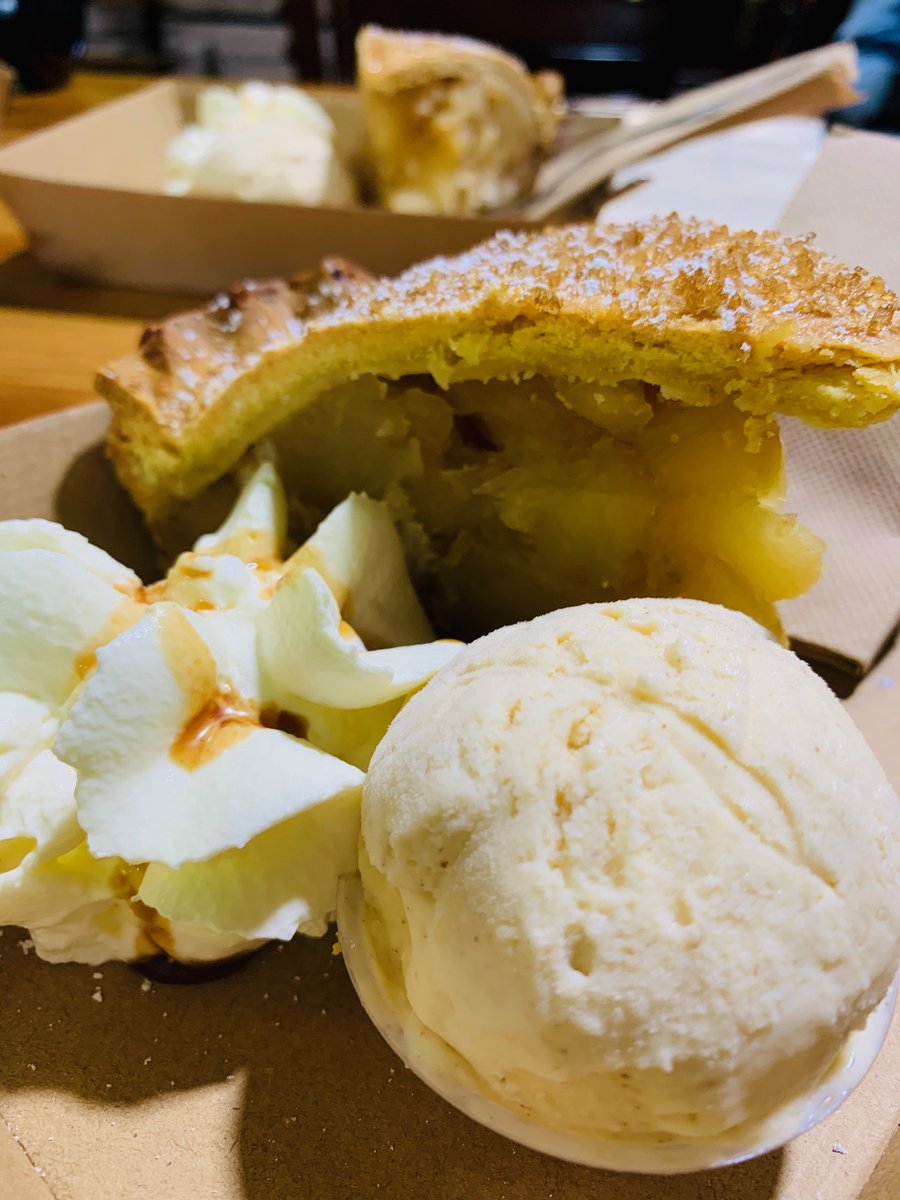 We dined, drank and danced in the rain. What happens when Australia's leading travel writers head to a region devastated by drought and bushfires, to find that it's finally rained. theglobalgoddess.com/2020/02/10/gre… #astw #granitebeltwinecountry <a href="/GraniteBeltWine/">Granite Belt Wine</a>