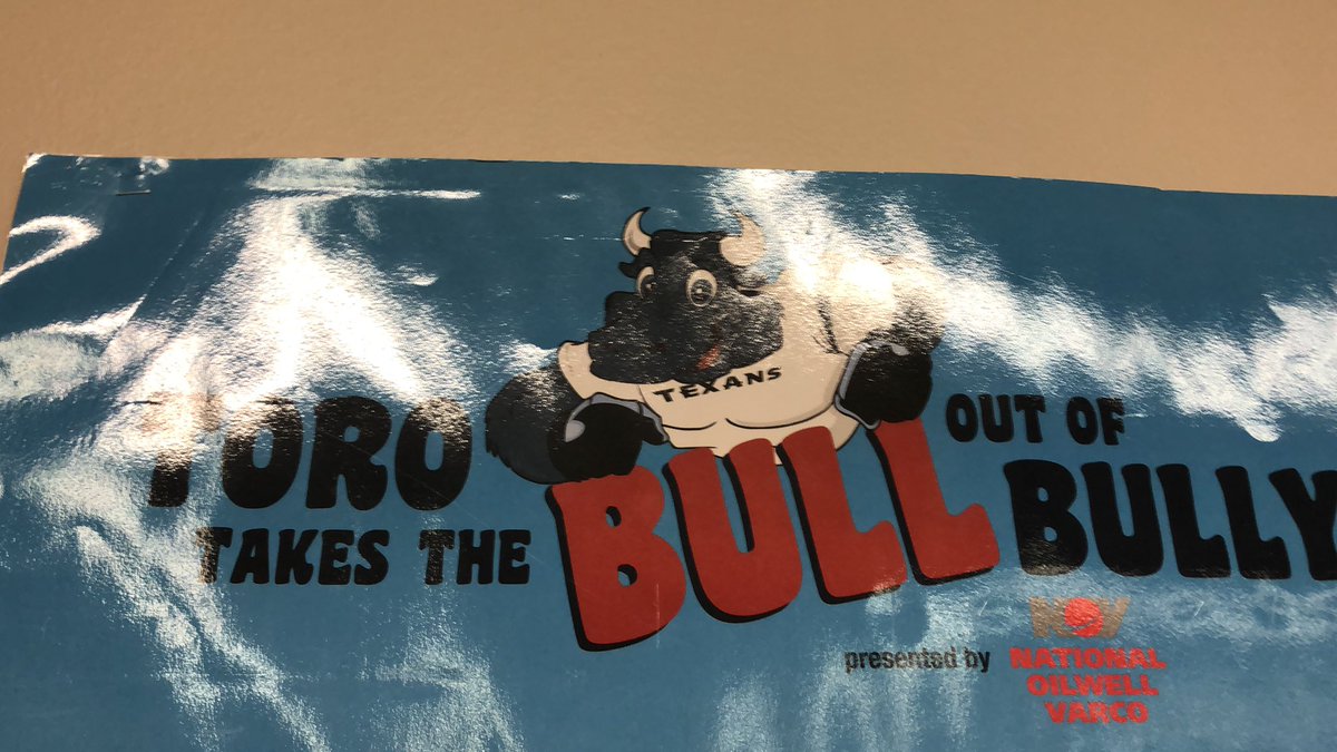 #bcescavengerhunt 6 Texans sign <a href="/Buffalo_Creek1/">Buffalo Creek Elem</a>