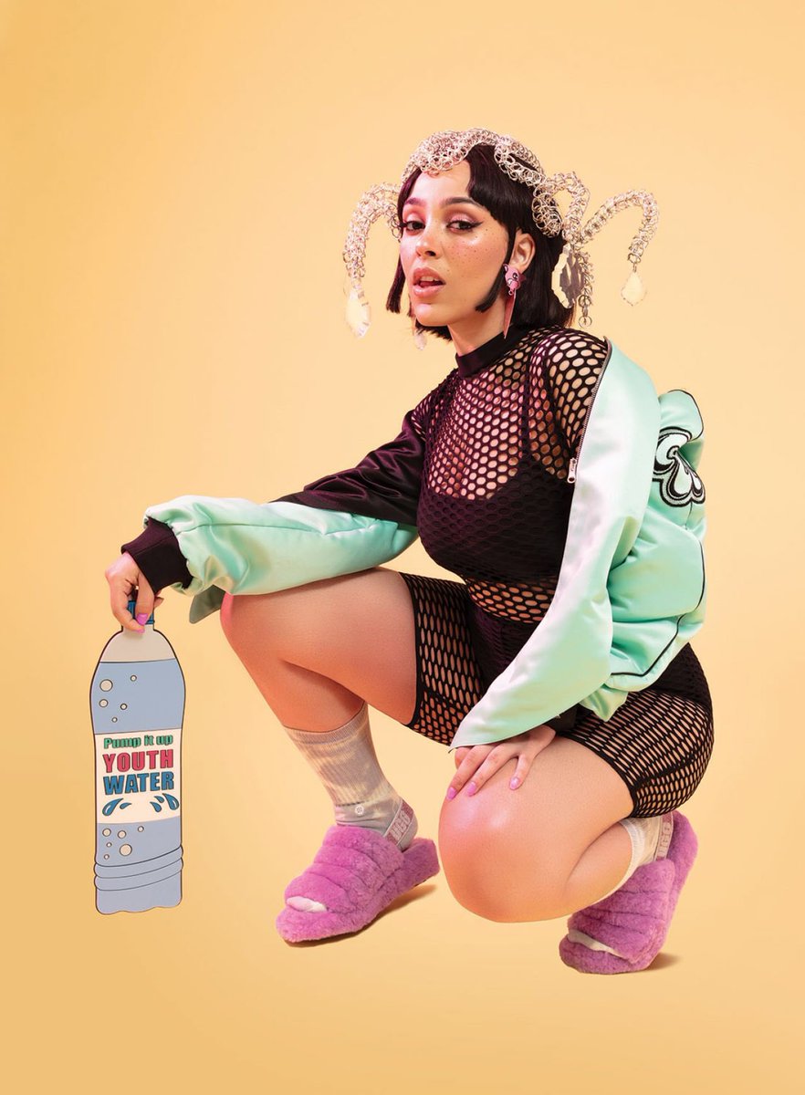 PopCrave's tweet photo. .@NickiMinaj thanks fellow female rappers for supporting #Yikes, asks DJ to play Megan @TheeStallion and @DojaCat on #QueenRadio. https://t.co/gIXwtlr3fR