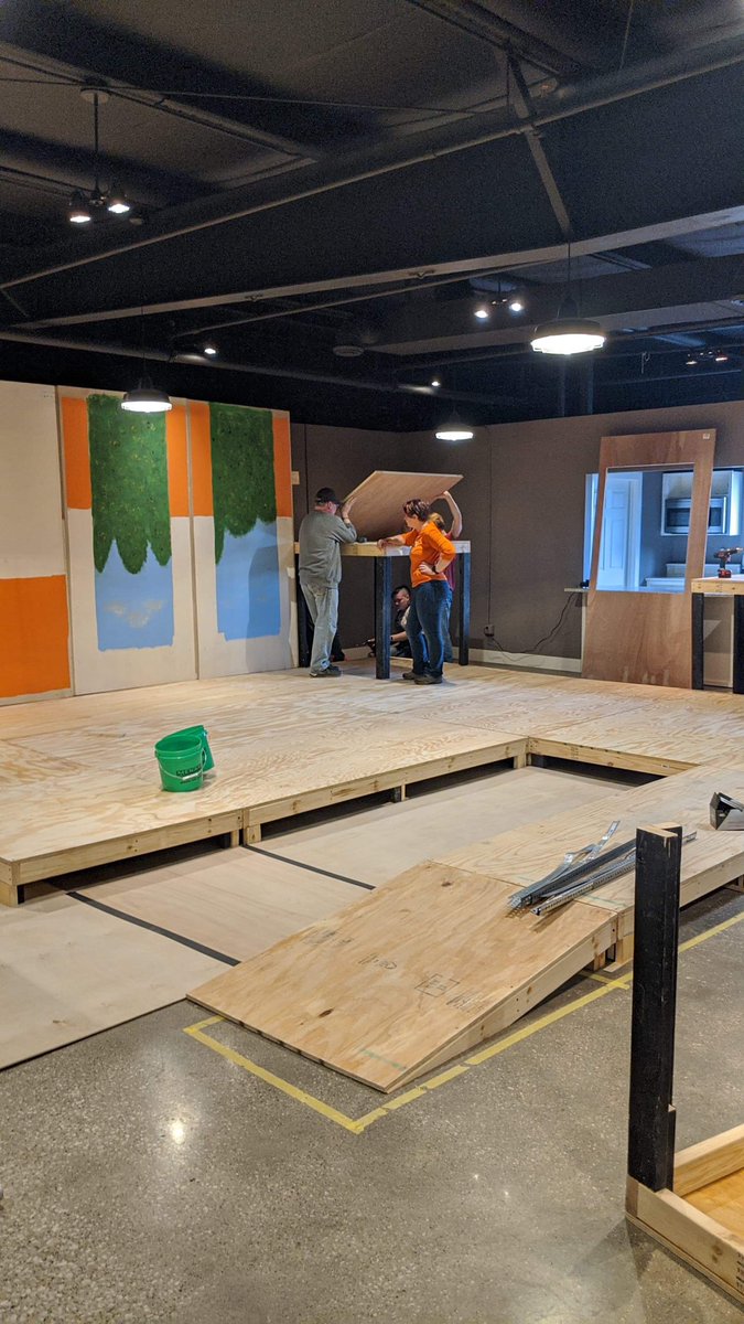 TheatreCarousel's tweet photo. We would like to thank the wonderful volunteers who helped build our set this weekend! We can’t wait to see the finished product!

Mark your calendars, Eurydice by Sarah Ruhl opens March 6 at 7:00 pm at Better Homes and Gardens Real Estate Innovations. We hope to see you there! https://t.co/V7RALcK3Ox