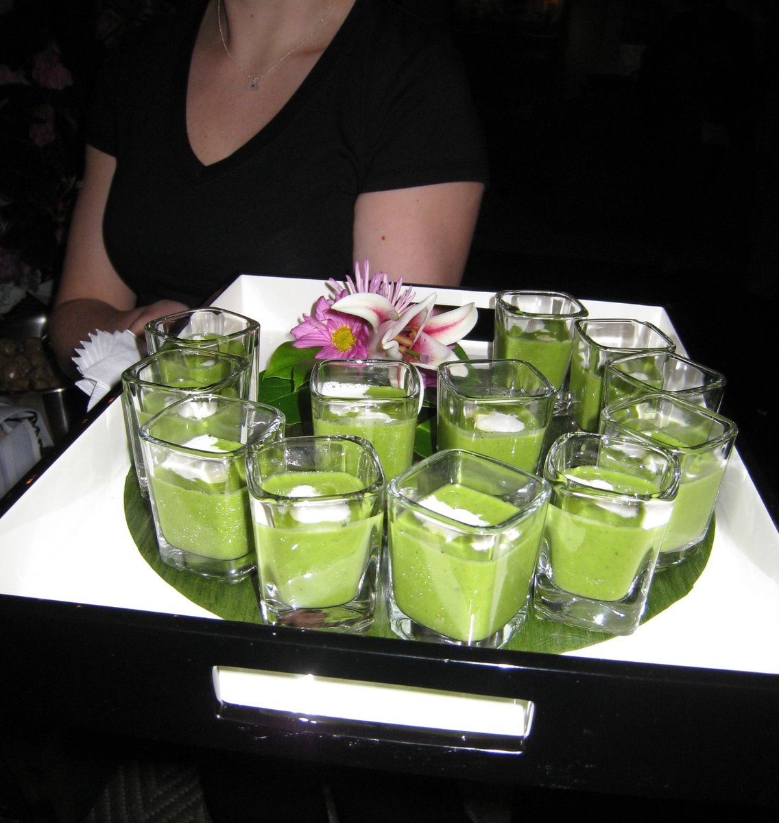 FoodDesignCater's tweet image. We've got the greens to take care of your post-weekend blues 🤤
.
.
.
.
#greenwich #westchester #longisland #rhodeisland #nyc #hamptons #fooddesign #catering #fooddesigncatering #instachef #chef #chefslife #foodie #instagood #foodporn #foodswag #foodfetish #foodstagram #foodart