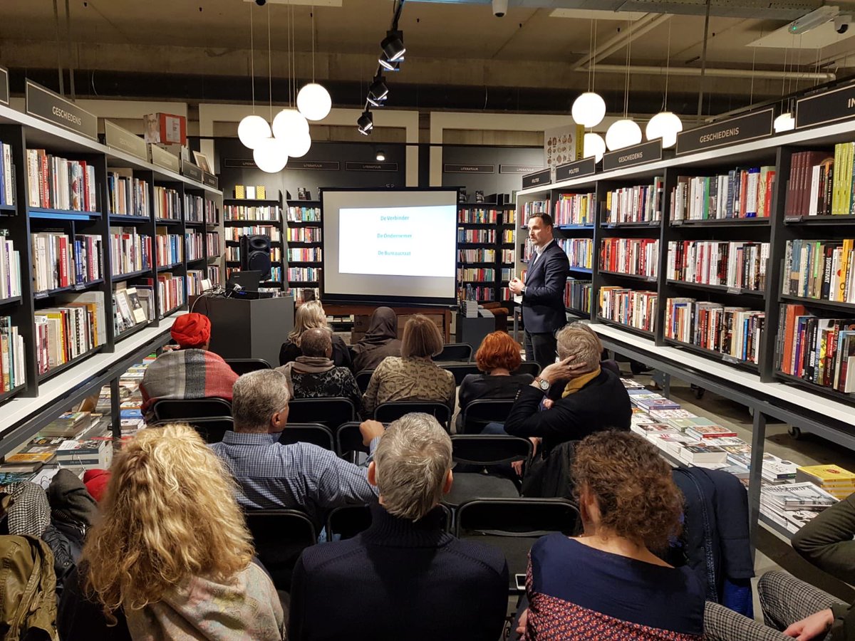 Vorige week leuke sessie bij <a href="/VanStockum1833/">De Vries Van Stockum Den Haag</a> over het boek De Ideale Ambtenaar.

idealeambtenaar.nl/news/inspirati…

@vanleeuwenBas <a href="/ronaldderks1978/">Ronald Derks</a>