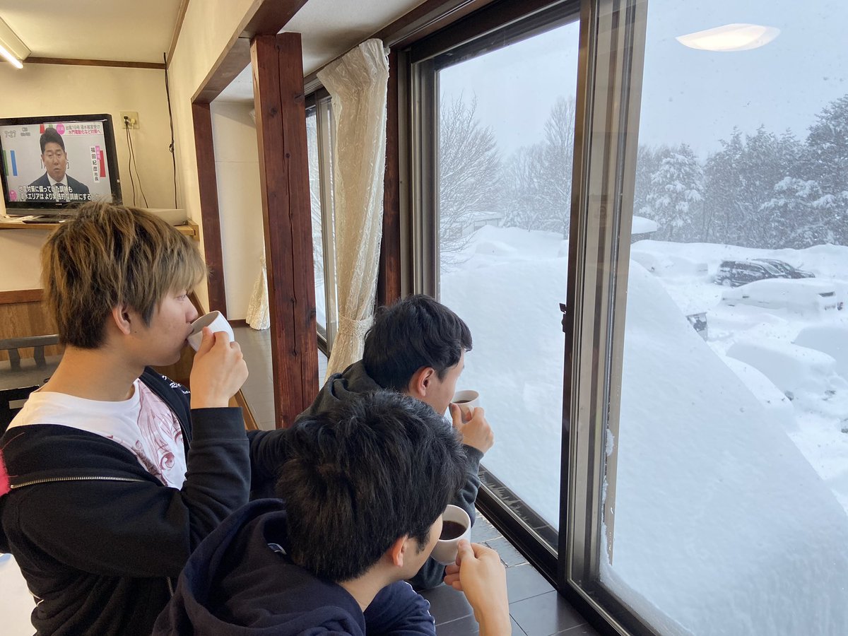 O Xrhsths 法政大学エバーグレースデモスキーチーム Sto Twitter 今日から夜間瀬大会合宿になります 天気は大雪 雪面状況はjapow 最高の1日になりそうです 夜間瀬 エバグレ コーヒーブレイク