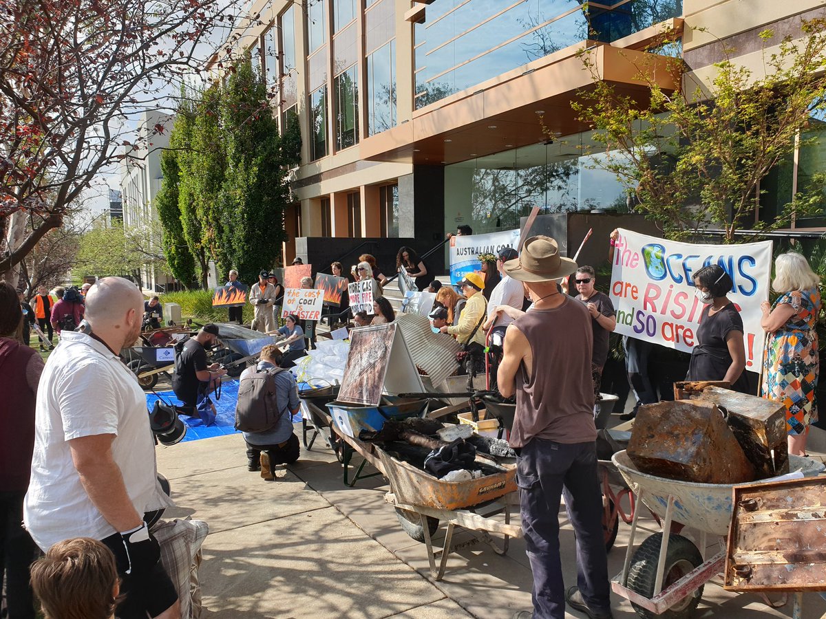 350Australia's tweet photo. Bushfire victims have taken wheelbarrows full of wreckage to the door of the coal lobby #CutAllTies https://t.co/kq7Tjz8TEY