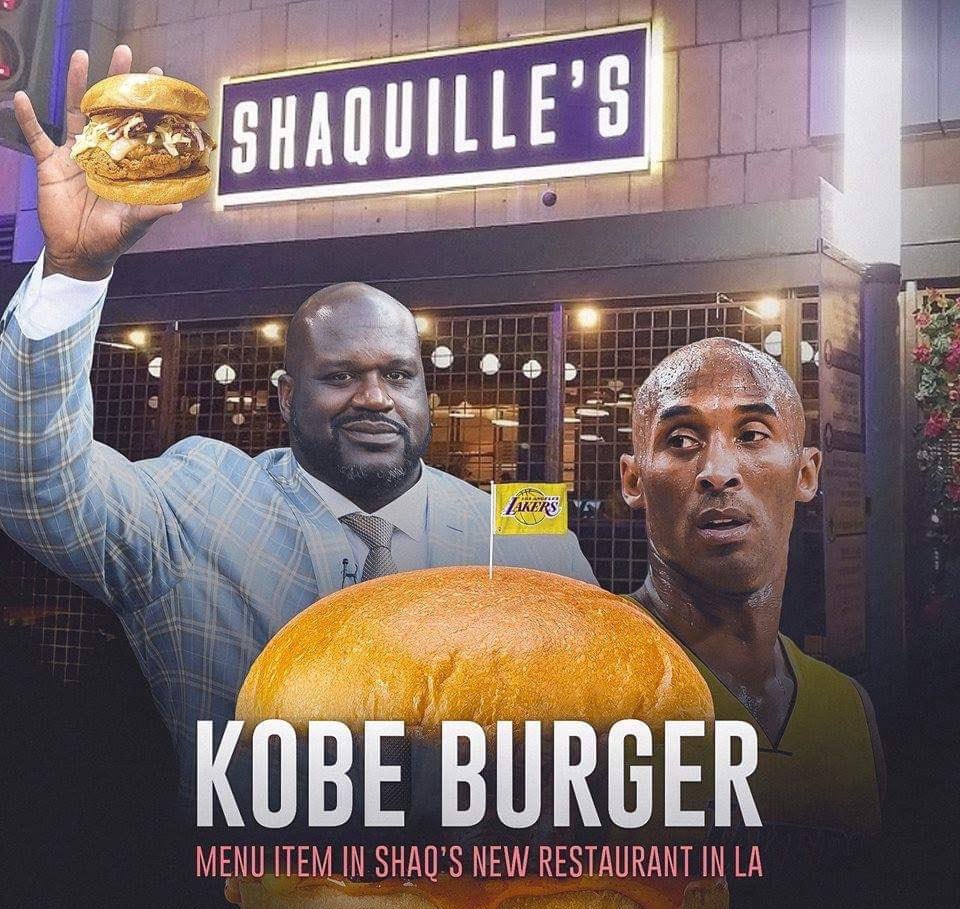 CanchaEntera's tweet image. Shaquille O'Neal pone a la venta la "Hamburguesa Kobe" en su nuevo restaurante en Los Angeles. Tendrá 5 aros de cebolla y 81 papas fritas por 8.24 dólares. #Fiebruses #CanchaEntera #KobeByrant #NBA