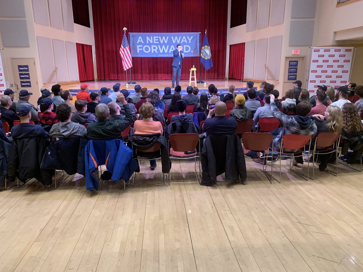 alexrego_tweets's tweet photo. At every event @AndrewYang asks the crowd if they have heard of his “Freedom Dividend”, then asks them to leave their hand up if they think it’s impossible. Less and less hands have remained up lately. Tonight in Keene less than 10% of the crowd kept their hand in the air. https://t.co/JMSCJv7VL4