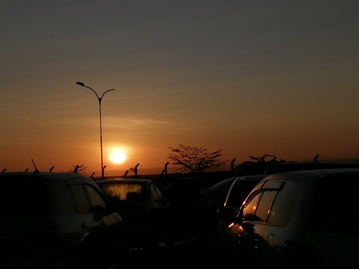 MartoWanjohi2's tweet photo. Good morning from JKIA. Have a brighter day ahead.

#martowanjohiphotography #sunrise #nairobi #huaweiy92019 #tembeakenya #JKIA #whyilovekenya #travelist #travelphotography #africathroughmylens #bdsafaris https://t.co/mAZCUykc65
