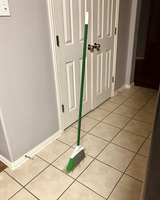 This is how <a href="/cakeladies/">chutharat</a> and I have fun...
.
.
#adultingishard #broomchallenge ift.tt/2uEe7o7