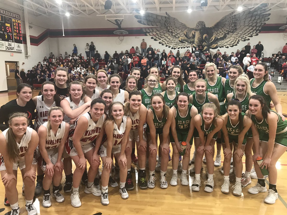 OsageAthletics's tweet photo. Tribute to Cresco ‘s Sharon Goodman as her Mom battles Cancer. Girls on both teams where purple ribbons to show their support. @MrsSchwamman @IGHSAU @OsageGBB https://t.co/LxUe3wDAWT
