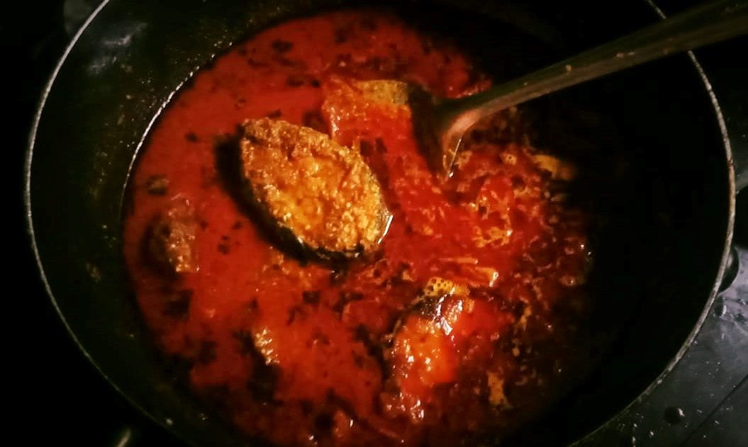 rachnakp's tweet image. Katla fish cooked in &apos;peela rai-lehsoon ka paste&apos; has a unique taste. We use a combination of cumin &amp;amp; coriander  along with mustard in the curry. Secret of this spicy curry is the typical masala.This spicy,flavorful curry tastes great with steamed rice. #clientorder #Biharipakwan
