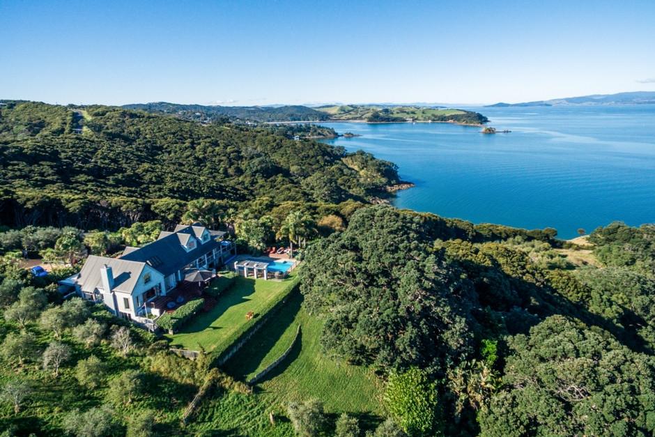 Bookabach tweet media