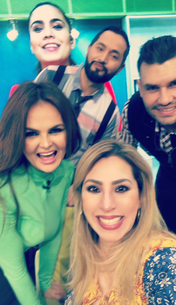LupitaLB's tweet photo. “Cómo mantener viva la llama” 🔥🔥🔥, palabras de la @ximena_rl! Fue nuestro tema hoy en @quegustotv @TelevisaSON
Muchas gracias a los 4, @elvira_rosas @fco_meataco y primo! 
#Hermosillo
#Sonora
#DoceTv
#DíaDelAmorYlaAmistad 
#SanValentín ❤️
   🌡 
🩸 https://t.co/y3LS4FuOEa