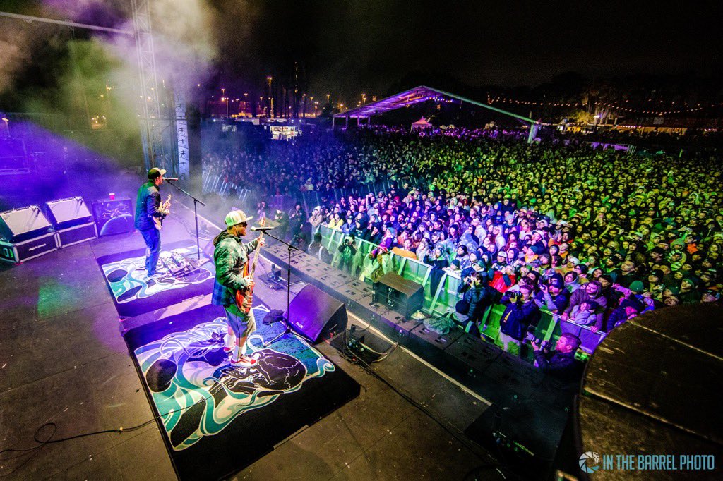 “Wintertiiiiiiiime, in the LBC...” Thanks to all the <a href="/EseLocos/">ese locos</a> &amp; #StoopidHeads for kickin’ it in the cold last night with <a href="/SlightlyStoopid/">Slightly Stoopid</a> at <a href="/onelovecalifest/">One Love Cali Reggae Fest</a> !!! 
📸 <a href="/Inthebarrel_kz/">Keith Zacharski</a> 
📸 Alicia Hauff 
📸 <a href="/35mmMaggie/">Maggie St.Thomas</a> 

Feb 9, 2020⠀
One Love Festival ⠀
Long Beach, CA ⠀