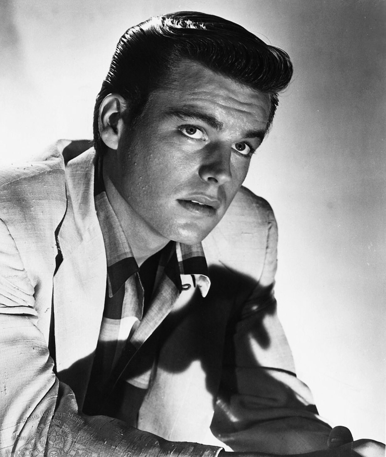 Happy 90th Birthday to Robert Wagner! What is your favorite role of his? 