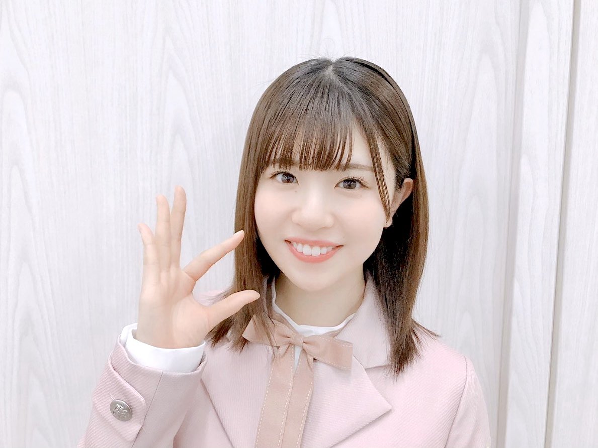 本日2月11日(火)発売の日刊スポーツ連載「坂道の火曜日」に松田好花が初登場しています🌸 ぜひチェックしてみてください📰 @sakamichinikkan #坂チュー #日向坂46 #松田好花