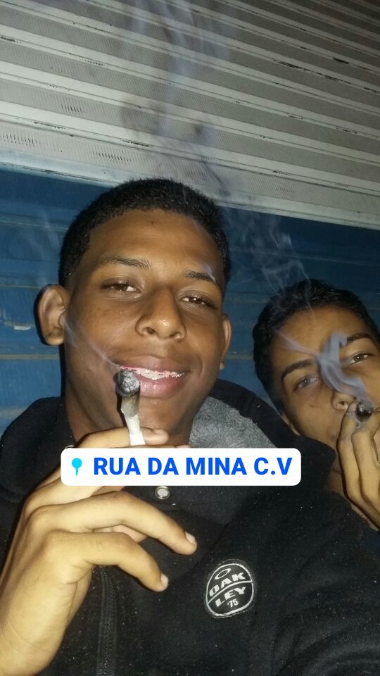 playboy_kj's tweet photo. Devido horário sobi sequência🎈🎈🌊 https://t.co/trJ4vwbLSL