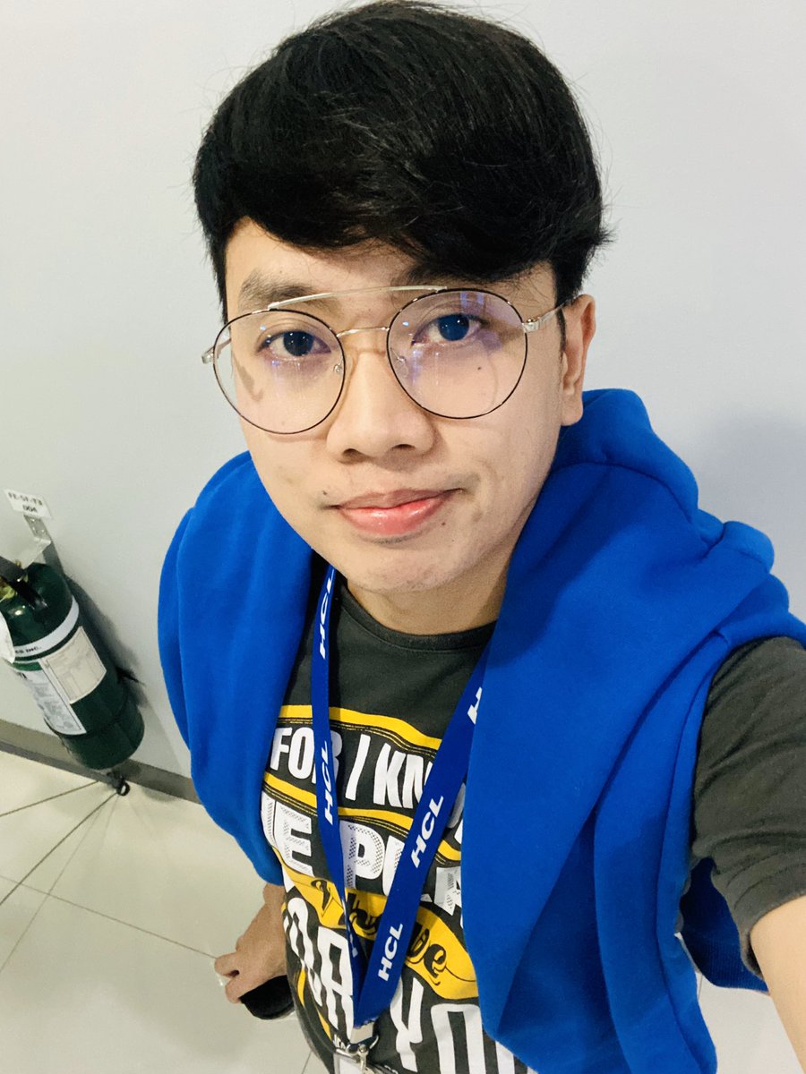 inchon22's tweet photo. Pogi pa den lols https://t.co/3MhBcI1FlO