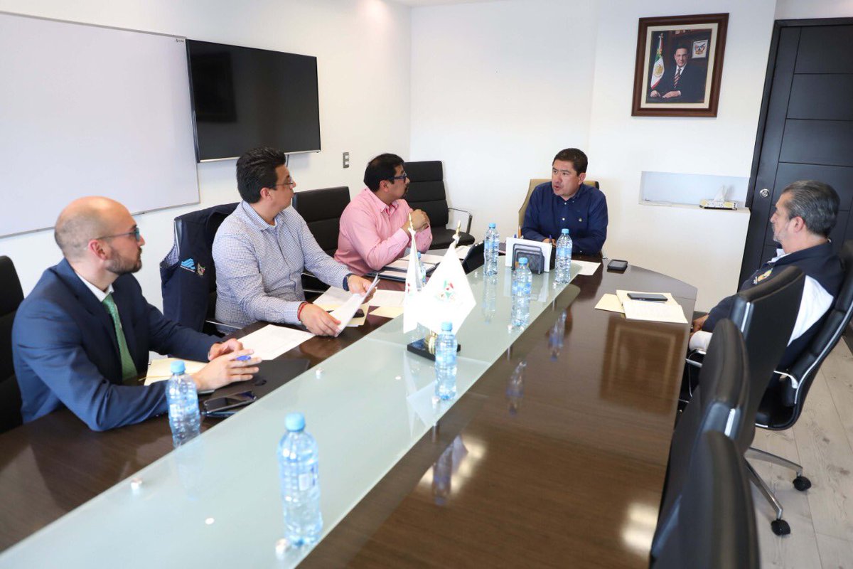 man with no name (@noman_nomame) on Twitter photo En todas las áreas de atención a las familias hidalguenses, alineamos el trabajo al nuevo modelo de salud. En reunión de trabajo con los titulares de <a href="/DAH_SSH/">Dirección 2° Nivel</a>, <a href="/CETSHgo/">Centro Estatal de Transfusión Sanguínea de Hidalgo</a> y el Laboratorio Estatal, revisamos las estrategias que estamos realizando en beneficio de tu salud. En todas las áreas de atención a las familias hidalguenses, alineamos el trabajo al nuevo modelo de salud. En reunión de trabajo con los titulares de <a href="/DAH_SSH/">Dirección 2° Nivel</a>, <a href="/CETSHgo/">Centro Estatal de Transfusión Sanguínea de Hidalgo</a> y el Laboratorio Estatal, revisamos las estrategias que estamos realizando en beneficio de tu salud.