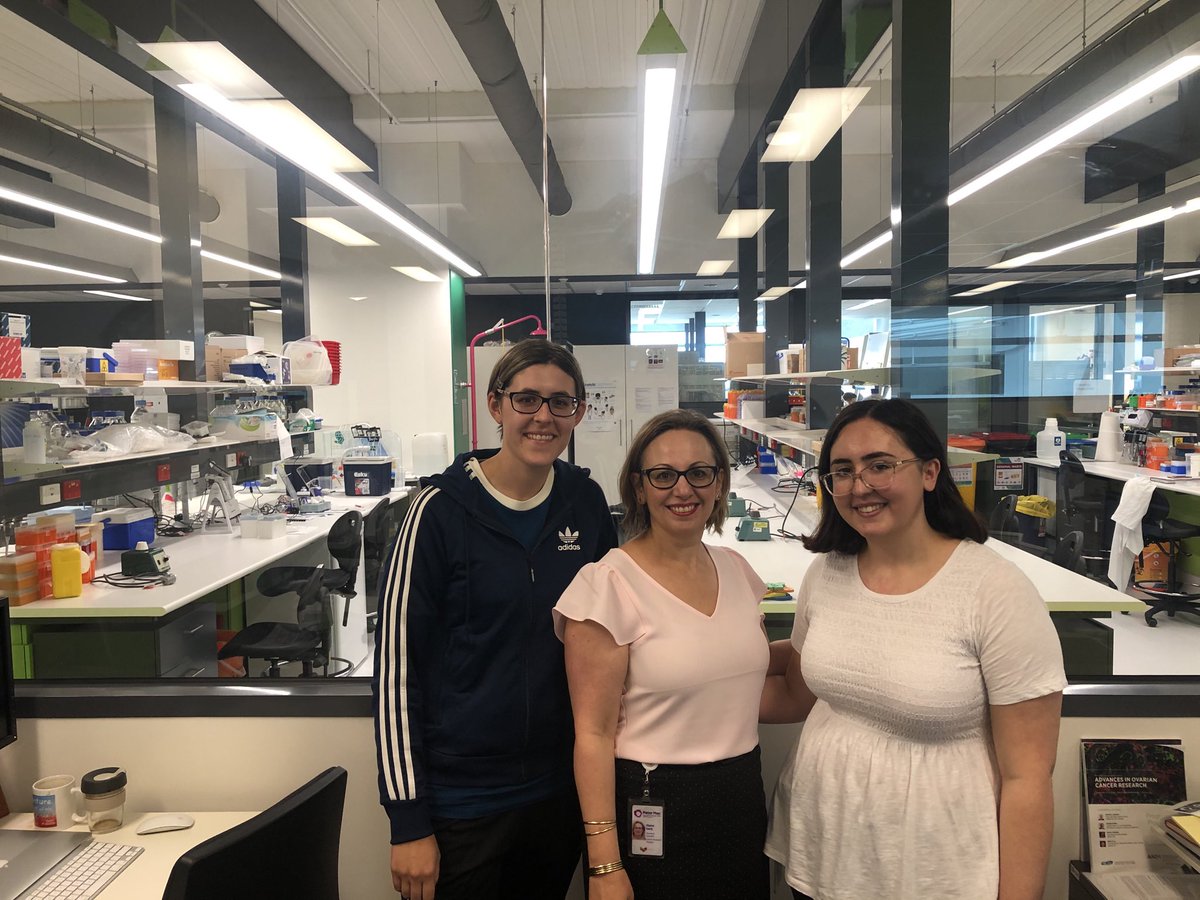 elaine_sanij's tweet photo. Happy International Day of Women and Girls in Science welcoming Carla ⁦@carlaseychell⁩ our Honours student ⁦@PearsonLab1⁩ ⁦@PeterMacRes⁩ 💪🏻👩🏻‍🔬 https://t.co/plh6c9wa4V