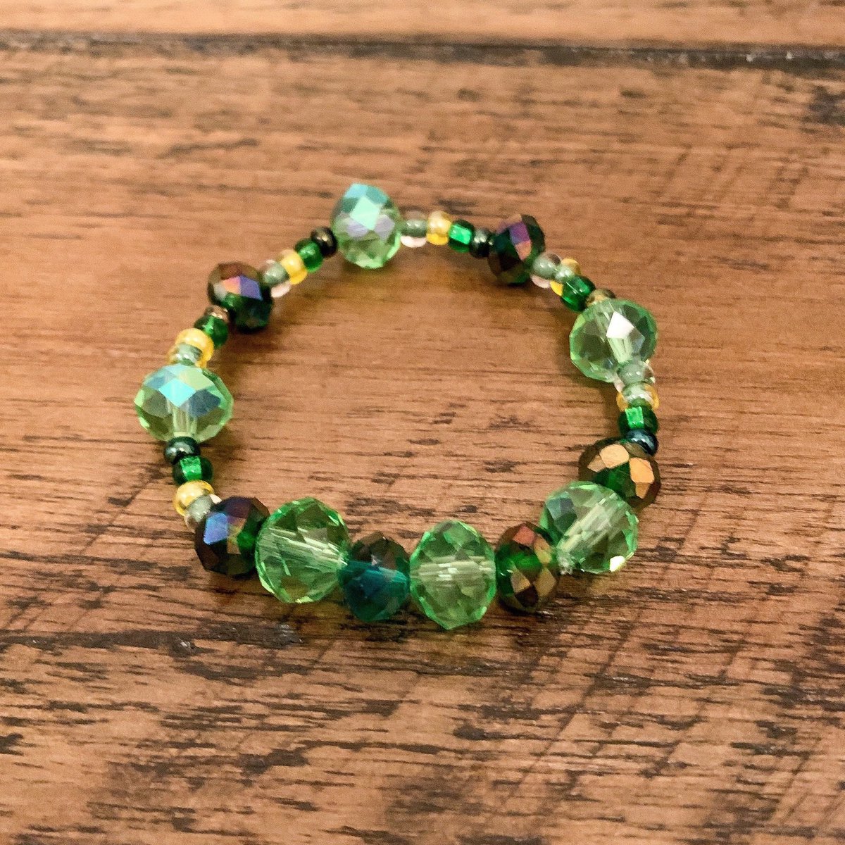 Children’s Green and Yellow Bracelet 
Go to the link below to check it out: 
etsy.com/shop/Toparadis…

#childrensbracelet #girlsbracelet #kidsbracelet #kidsjewelry #bracelet #greenbracelet #giftsforlittleone #giftideas #littlegirlsgift #etsy #etsyshop #etsyseller #jw #etsystore