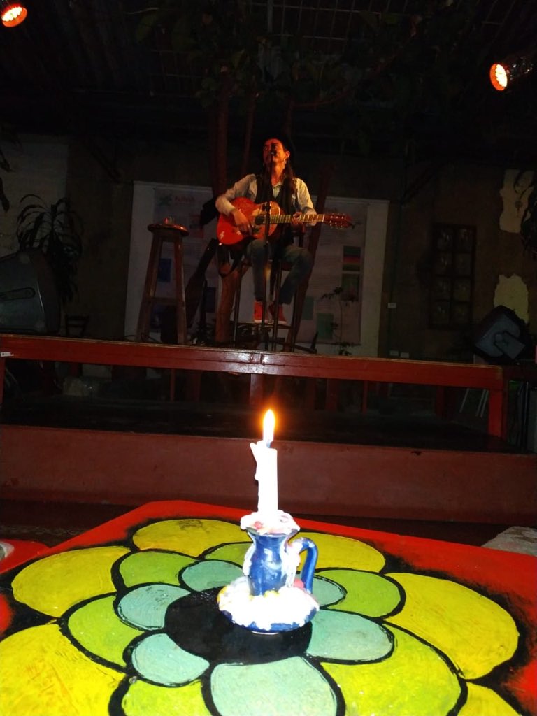 LaAldeaBogota's tweet photo. Lucho Guarnizo en su concierto de Rumba Flamenca desde La Aldea Internacional #Bogota #MovidaBogota #LaCandelariaBogota #AldeaInternacional #AldeaCultural https://t.co/r6rXWNOqwy